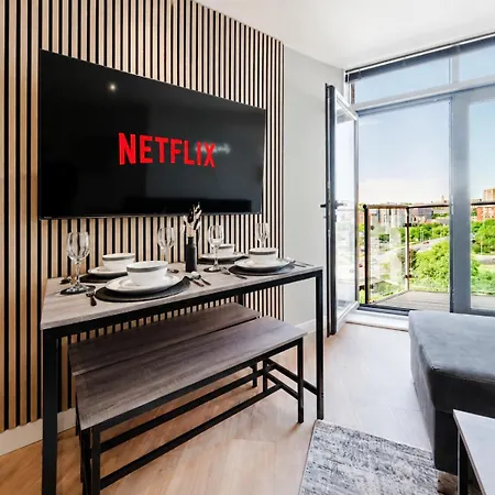 Apartment Modern City-view - Balcony & Sleeps 8 Leeds (West Yorkshire)